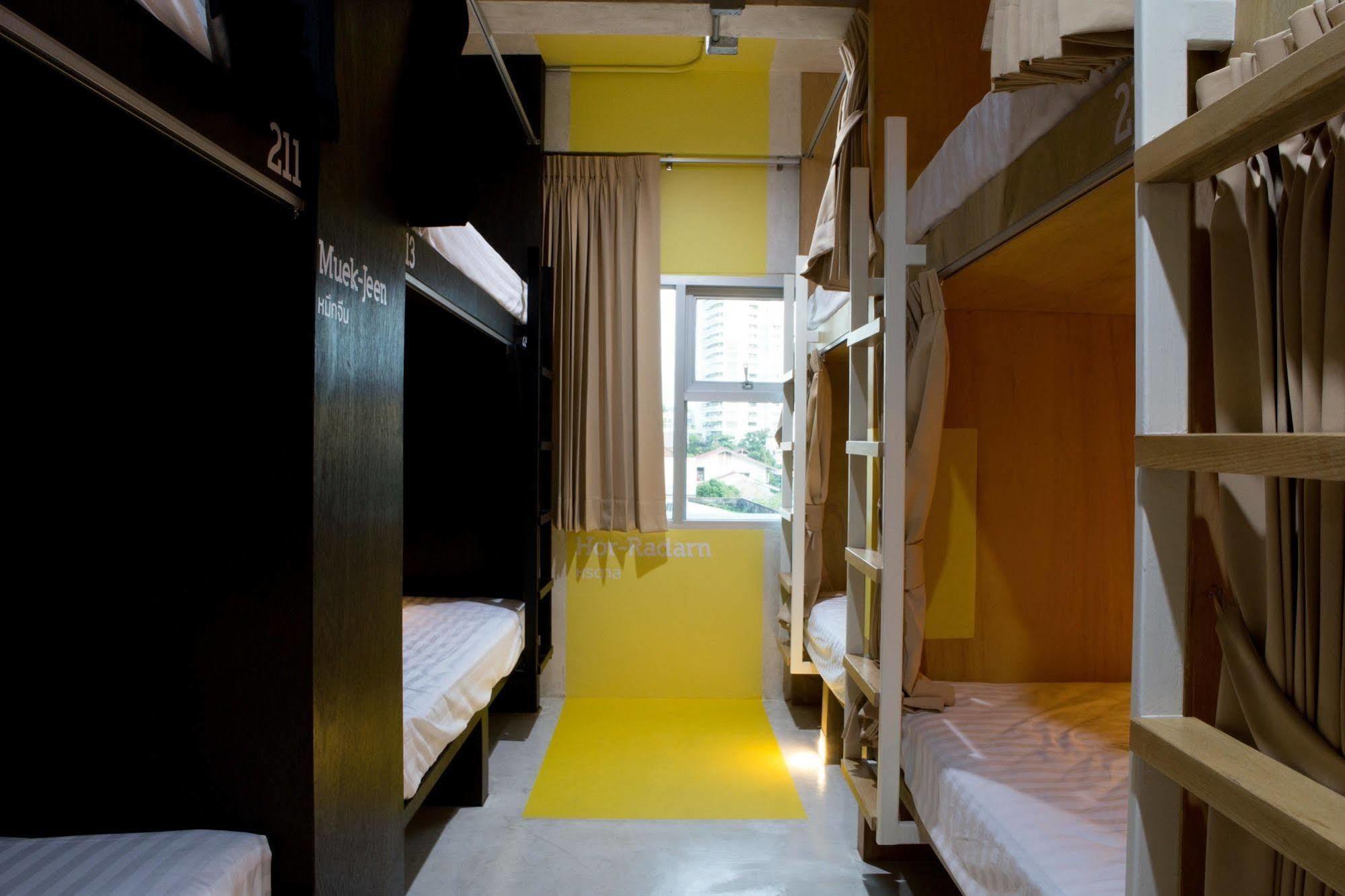 Bob Hostel บ็อบโฮสเทล Банкок Екстериор снимка